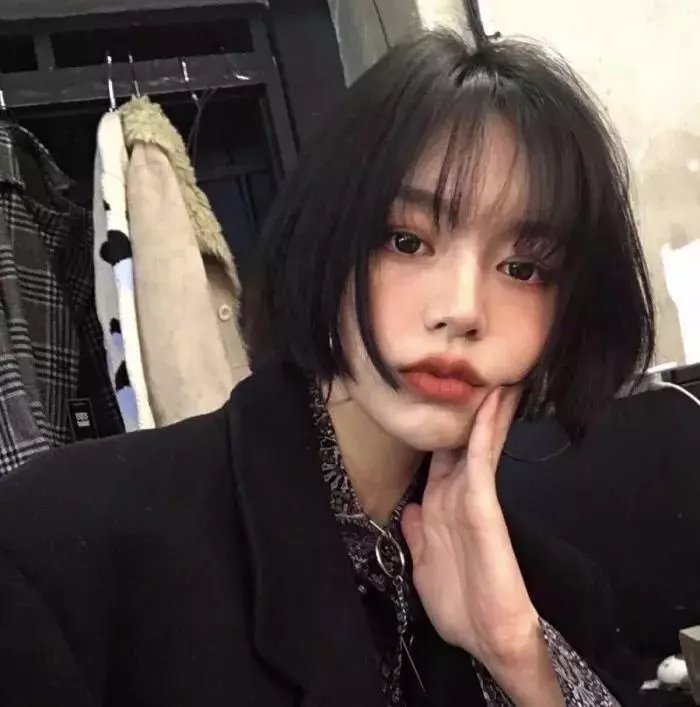 触碰的双手